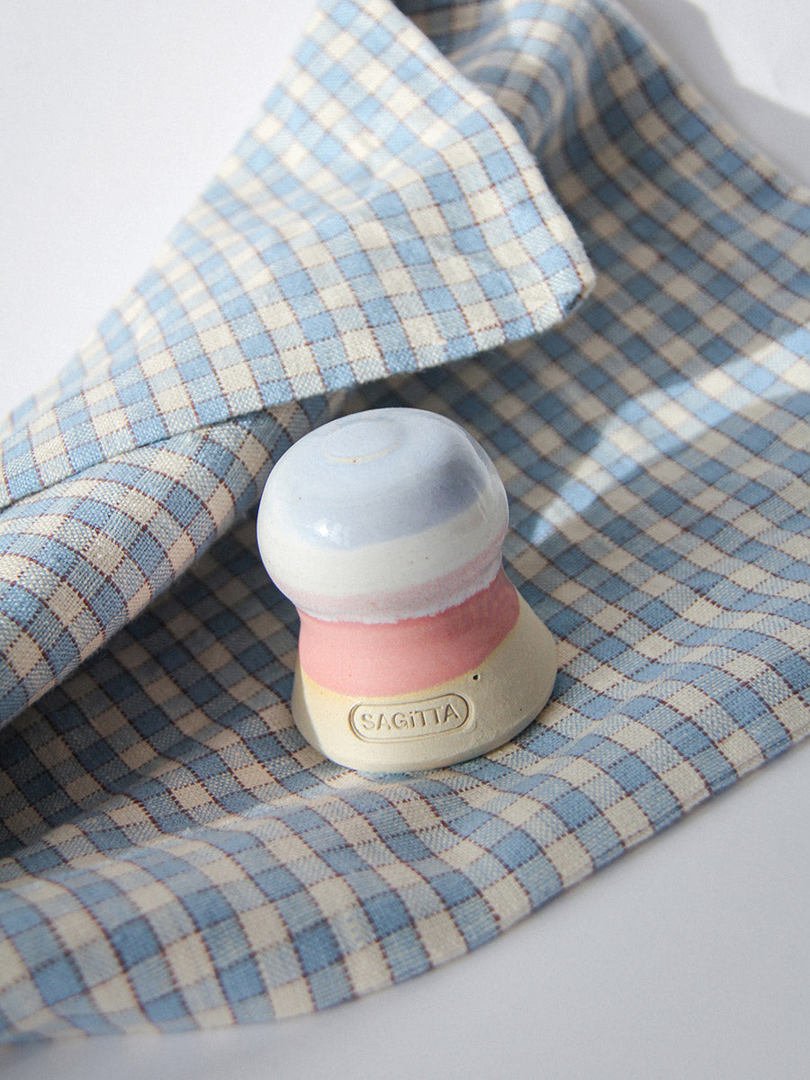 Sagitta Hautschrubbel aus Ton in der Variante Zuckerwatte in Rosa und Hellblau